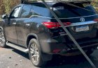 Folha do Estado | Carro utilizado por Botelho bate em poste e derruba rede elétrica em Cuiabá