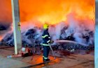 Incêndio de grandes proporções destrói galpão de recicláveis em Rondonópolis