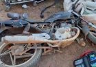 Condutor tem suspeita de fratura após colisão de carro e moto em bairro de Sinop