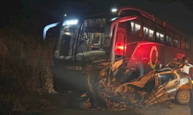 Tragédia na BA-131: Acidente entre ônibus e carro deixa três mortos
