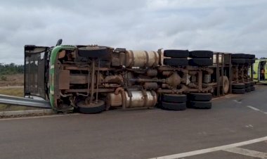 Acidente na BR-163: Carreta Tomba e Interdita Viaduto em Sinop