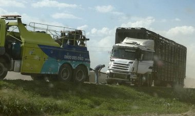 Colisão entre carreta e caminhão interdita BR-163 em Lucas do Rio Verde