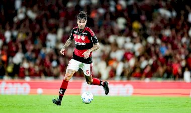 Flamengo vence Bahia e tira Palmeiras da ponta