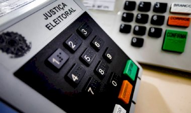 Horário de votação prorrogado em alguns Estados e vai até às 18h e vale para locais onde urnas estavam abertas; apuração pausada