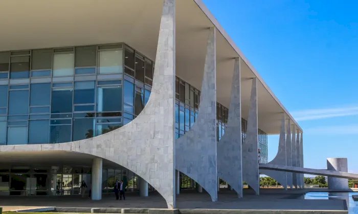 Governo Brasileiro Condena Revogação de Visto da Embaixadora nos EUA