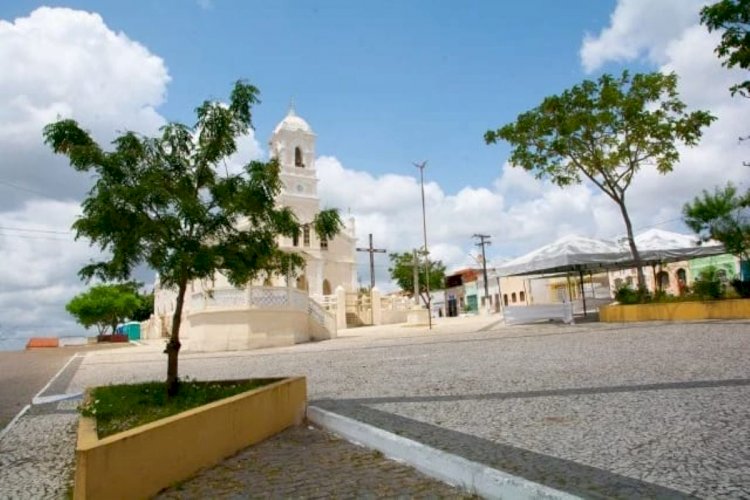Casal é Vítima de Tiroteio Durante Perseguição em Bonfim de Feira