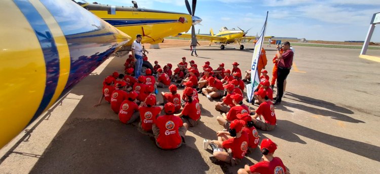 Bombeiros do Futuro: Jovens Exploradores Conhecem Aeronaves na 2ª Semana do Aviador