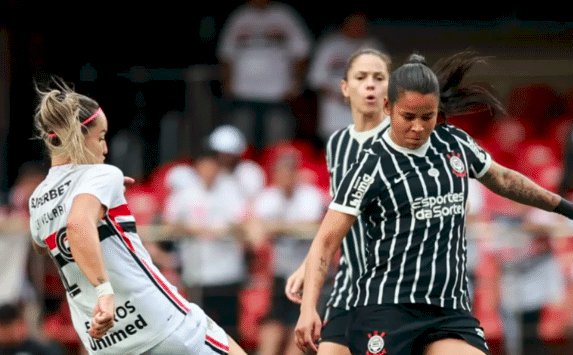 São Paulo bate o Corinthians e conquista título inédito no Brasileirão feminino