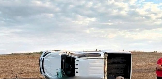 Mulher sofre graves ferimentos após capotagem de caminhonete em Planalto da Serra