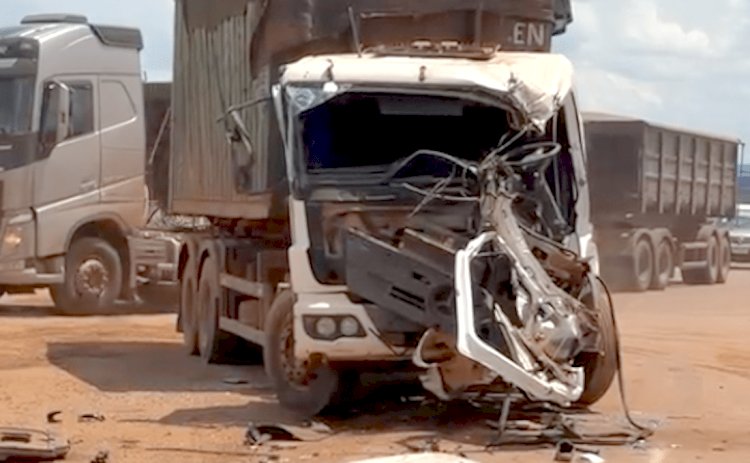 Colisão entre caminhão e carreta na BR-163 em Sorriso resulta em ferido