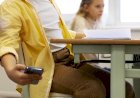 Lula sanciona projeto que limita uso de celulares nas escolas; saiba o que muda com a nova norma