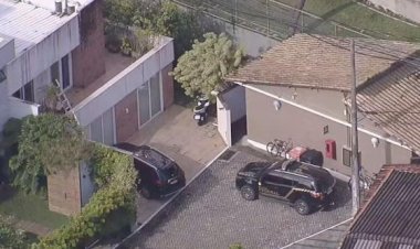 Carlos Bolsonaro é alvo de operação da PF que investiga espionagem ilegal pela Abin