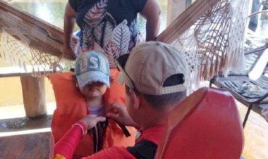 Corpo de Bombeiros resgata indígenas em área alagada na região da aldeia Pukanu em MT