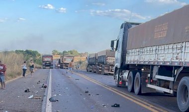 Pai e filhos morrem na BR-158 em colisão frontal entre moto e carreta em Vila Rica