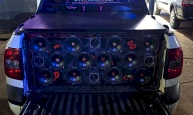 PM encerra festa de rua e autua responsáveis por som alto em Bom Jesus do Araguaia