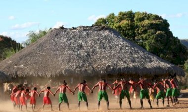 Oficina leva capacitação sobre projetos culturais para aldeia Xavante em Barra do Garças