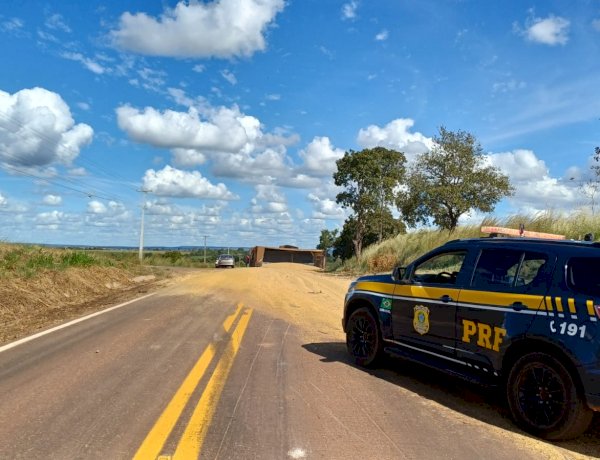 Tombamento de carreta volta a expor riscos causados por desnível na BR-158 entre Água Boa e Canarana