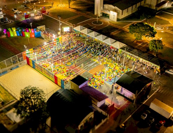 1ª noite do Arraiá Municipal 2026 reúne grande público na Praça Central de Campinápolis