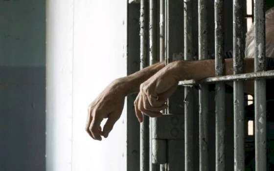 Juiz mantém prisão de pai que confessou estupro e homicídio de filho de 7 meses
