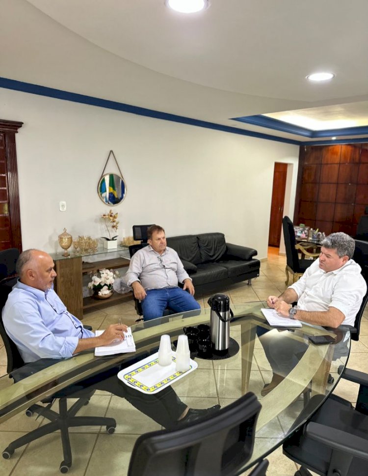 Prefeitos de Novo São Joaquim e Santo Antônio do Leste se reúnem para firmar possível parceria na área da saúde entre os municípios