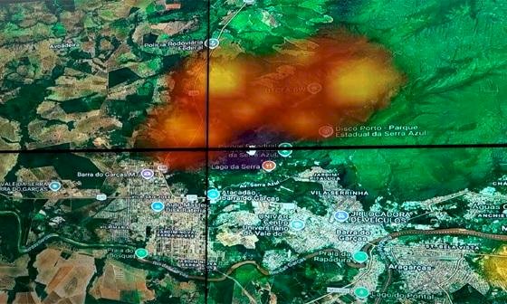 Bombeiros intensificam combate a incêndios no Parque Serra Azul e Serra do Roncador