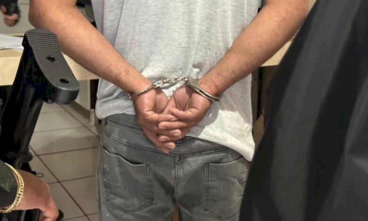 Homem usa barra de ferro para espancar vítima de 64 anos e acaba preso pela PM