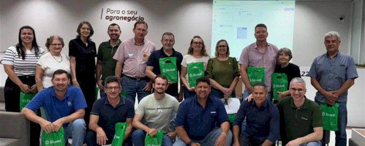 Sicredi Araxingu realiza Assembleia Geral Extraordinária com coordenadores de núcleo