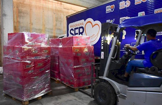 Programa SER Família Solidário vai distribuir 100 mil cestas de Natal para municípios de todo o Estado