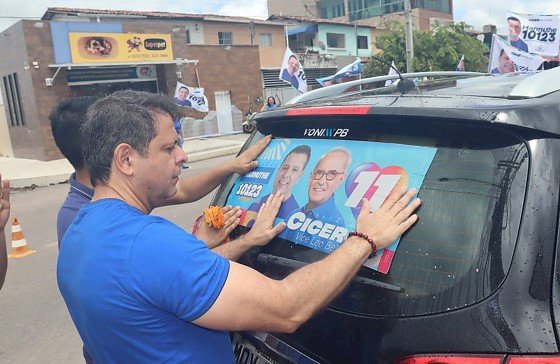 Adesivar veículos antes do período eleitoral pode ser crime, entenda como evitar infrações