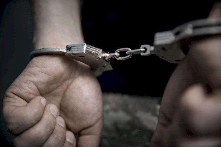 Foragido com mandado por tráfico e furto é preso dentro de fórum em Nova Xavantina